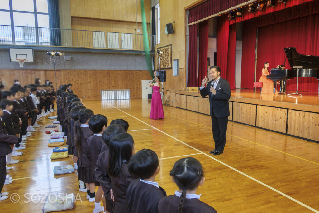 合唱のコツをお教えします | 「クラシックにタッチ!」| ゆりえっと | 小学校の芸術鑑賞会